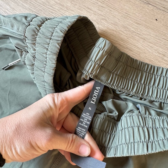 NWT Vuori dash shorts - Picture 3 of 4